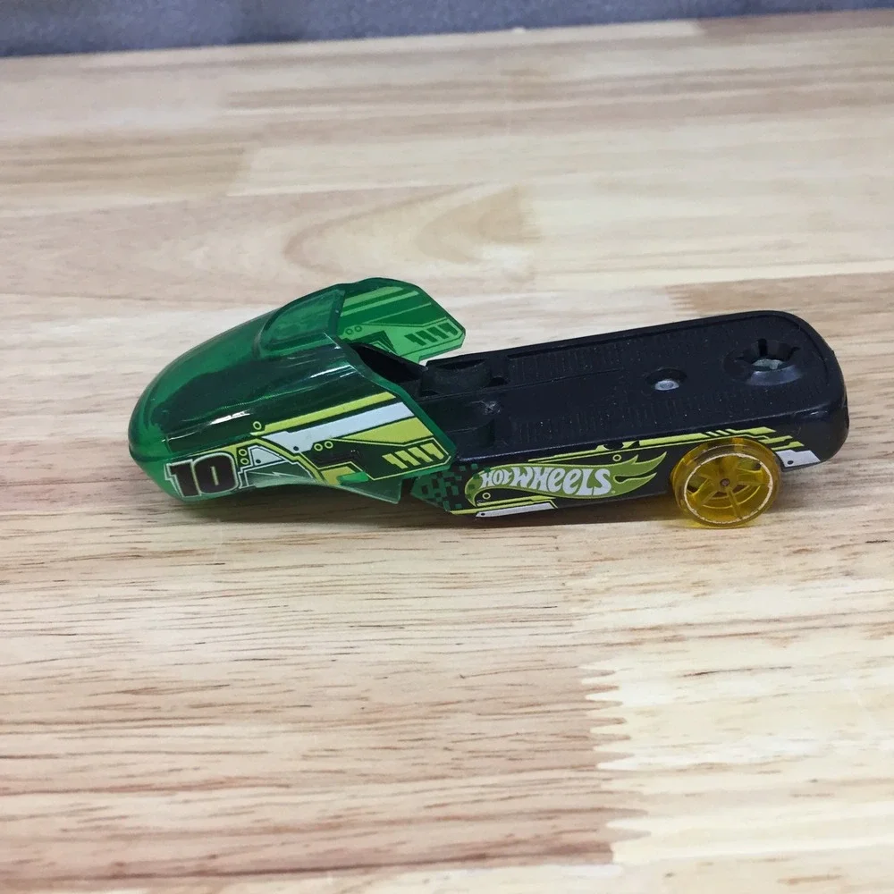 Hot‎ Wheels Diecast Lot Steamin Gleamin Semi Truck International Airport Bus 4pc